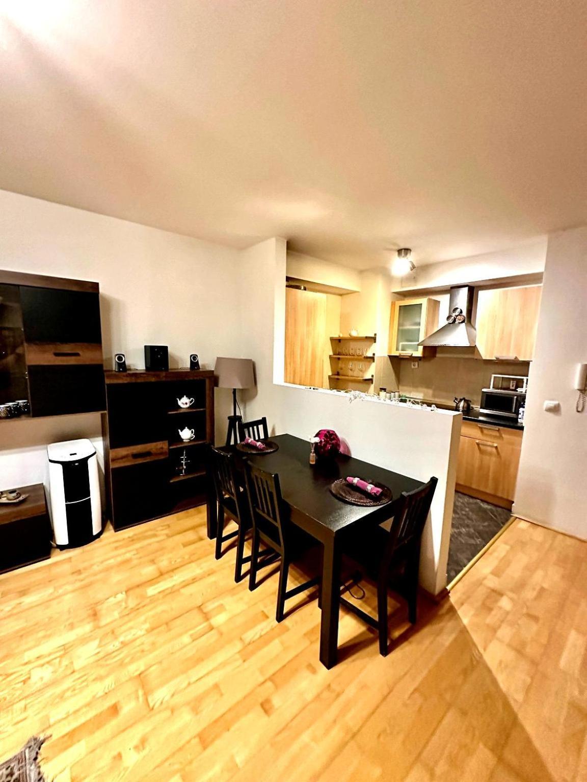City Center Apartment With Balcony Budapest Eksteriør bilde